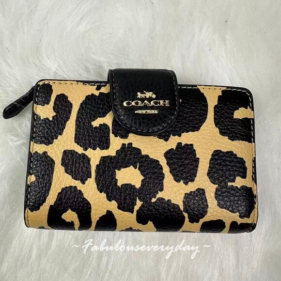 COACH Medium Corner Zip Wallet With Leopard Print In Leather CBT25 NWT - Picture 1 of 8